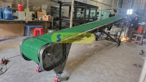 Băng tải xếp truyền động có độ nghiêng
