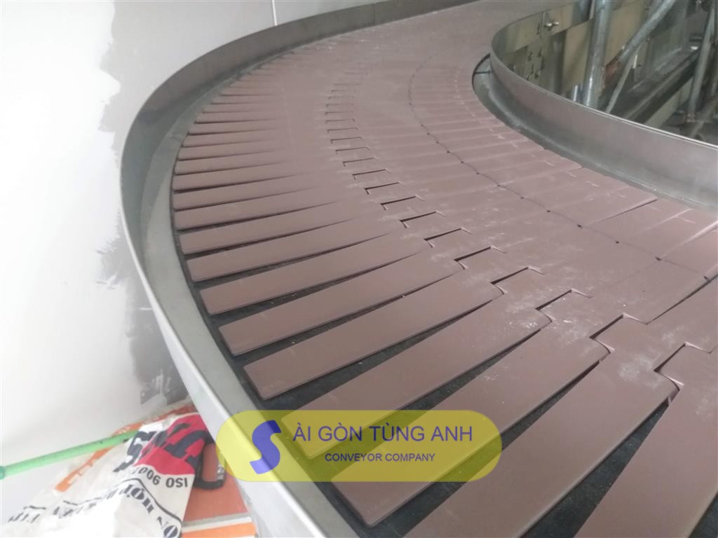 băng tải xích nhựa